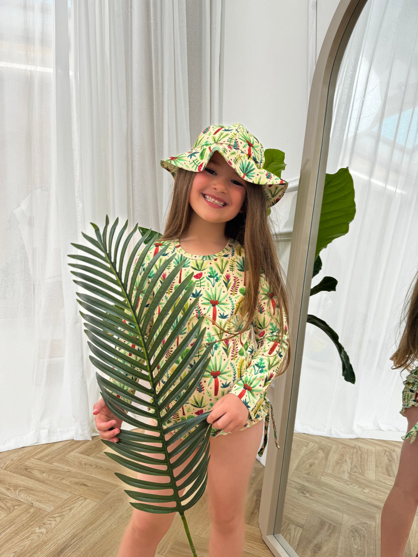TROPICAL Beach Bae - Long sleeve